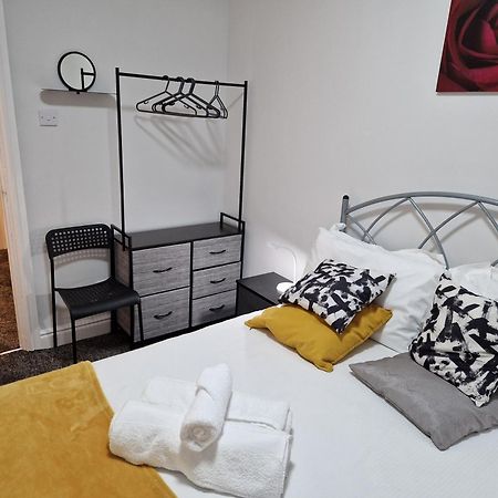 Birtley'S Diamond 3 Bed Apt, Sleeps 6 Guests Birtley  Extérieur photo