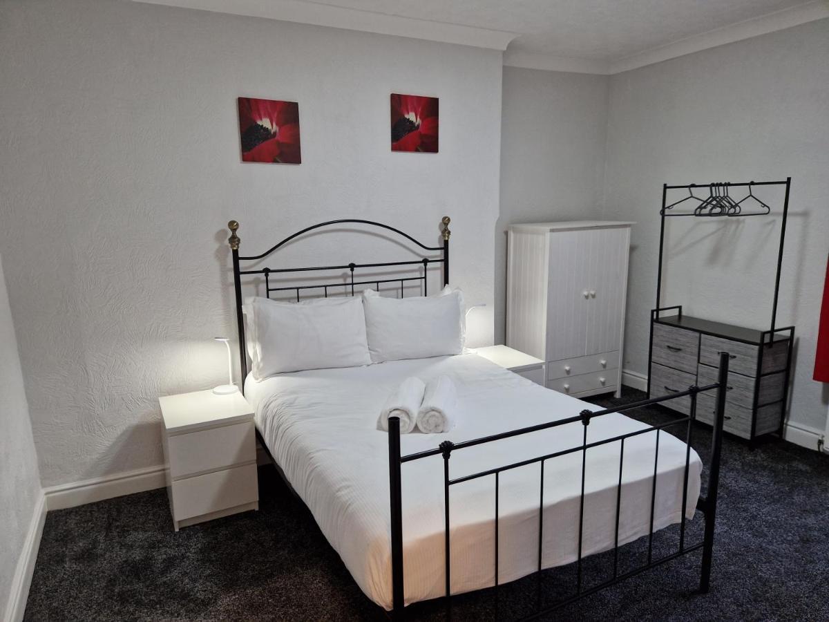 Birtley'S Diamond 3 Bed Apt, Sleeps 6 Guests Birtley  Extérieur photo