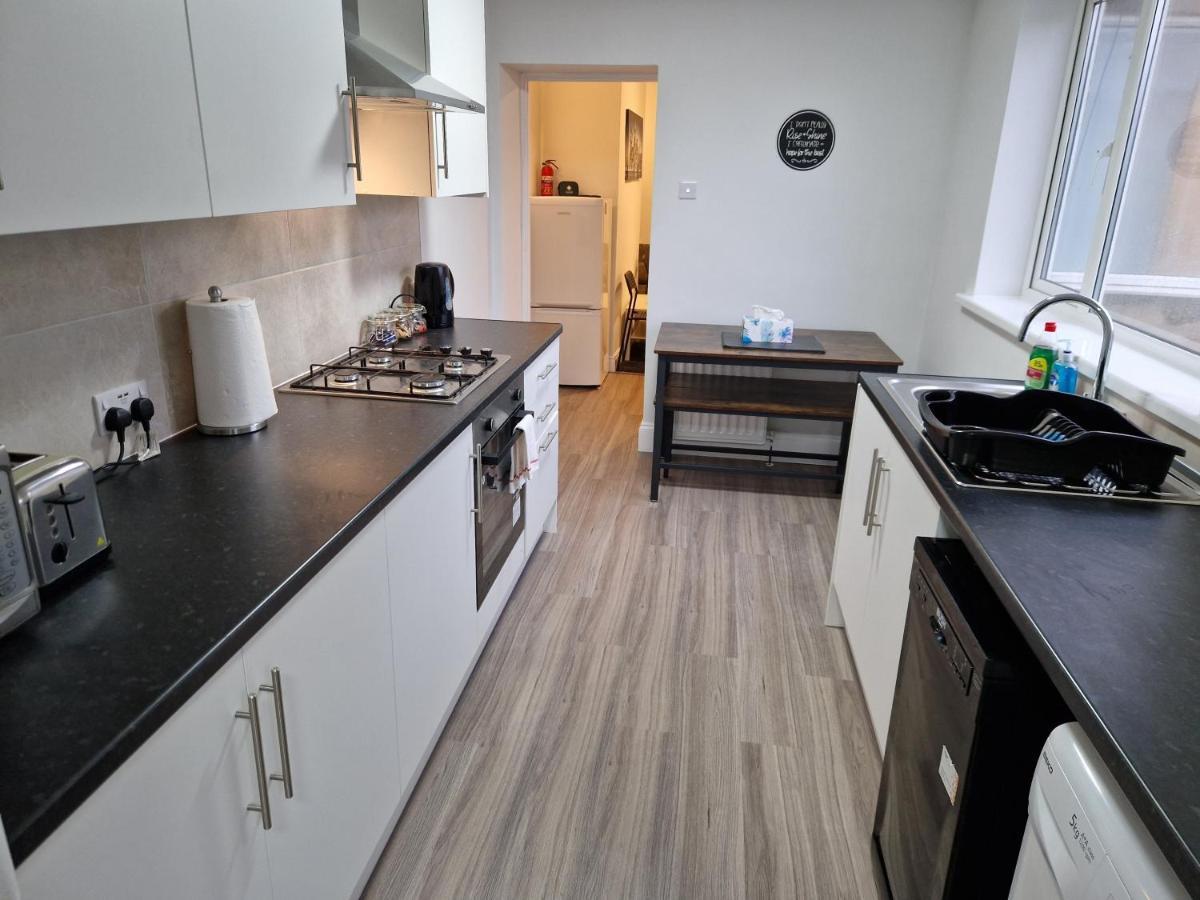 Birtley'S Diamond 3 Bed Apt, Sleeps 6 Guests Birtley  Extérieur photo