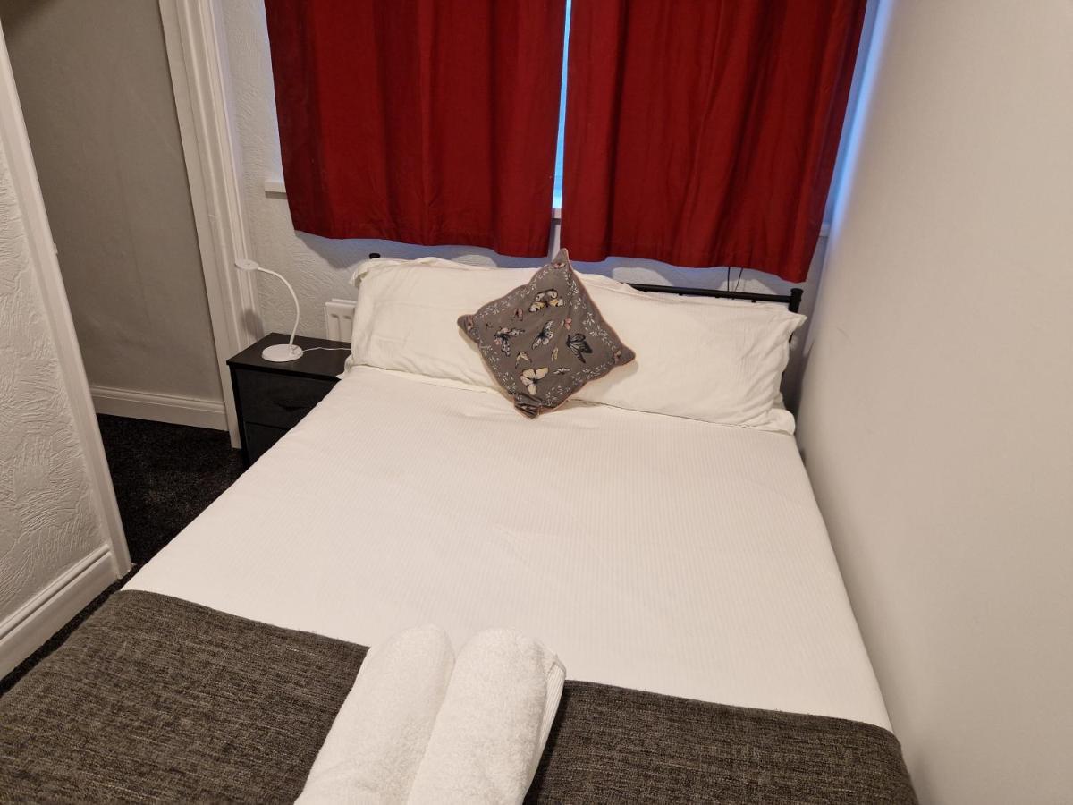 Birtley'S Diamond 3 Bed Apt, Sleeps 6 Guests Birtley  Extérieur photo
