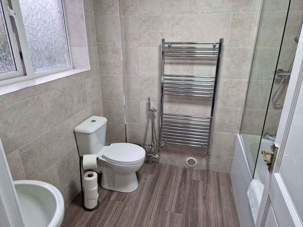 Birtley'S Diamond 3 Bed Apt, Sleeps 6 Guests Birtley  Extérieur photo